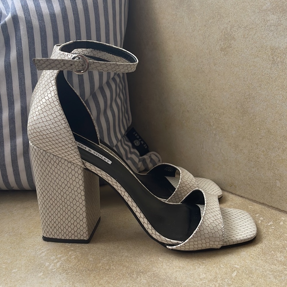 Chelsea & Violet heel sandals